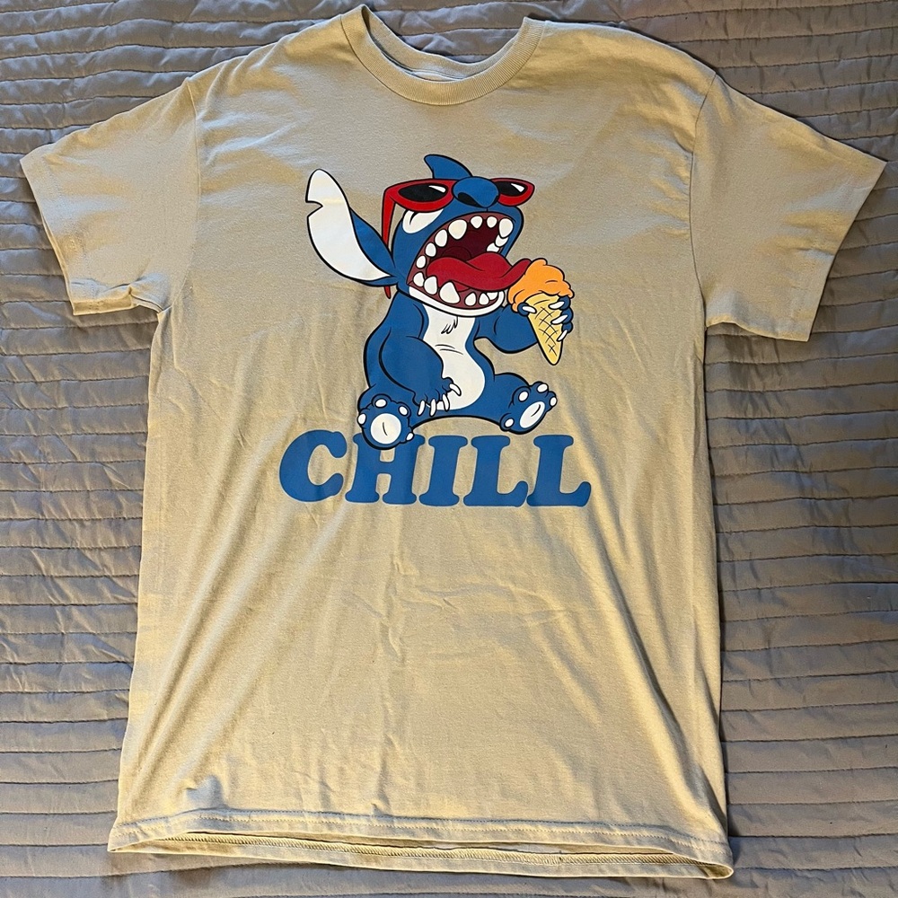 Disney Stitch Men's t-shirt Off-White size M 100% cotton